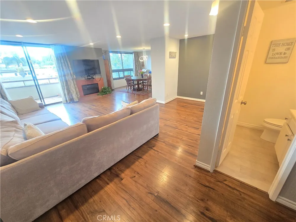 8828 Pershing Los Angeles, CA 90293