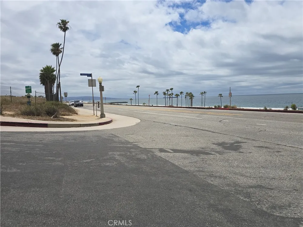 8828 Pershing Los Angeles, CA 90293
