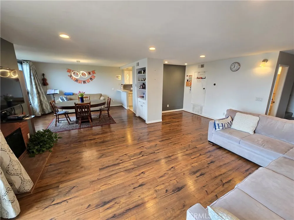 8828 Pershing Los Angeles, CA 90293