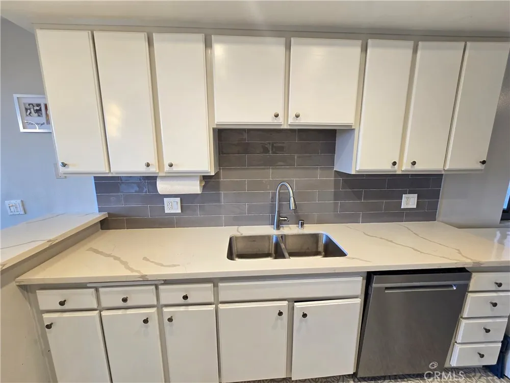 8828 Pershing Los Angeles, CA 90293