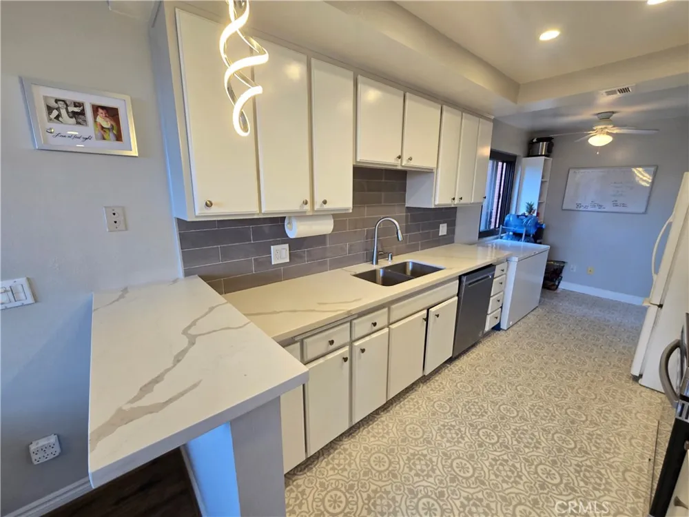 8828 Pershing Los Angeles, CA 90293