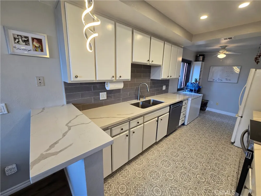 8828 Pershing Los Angeles, CA 90293