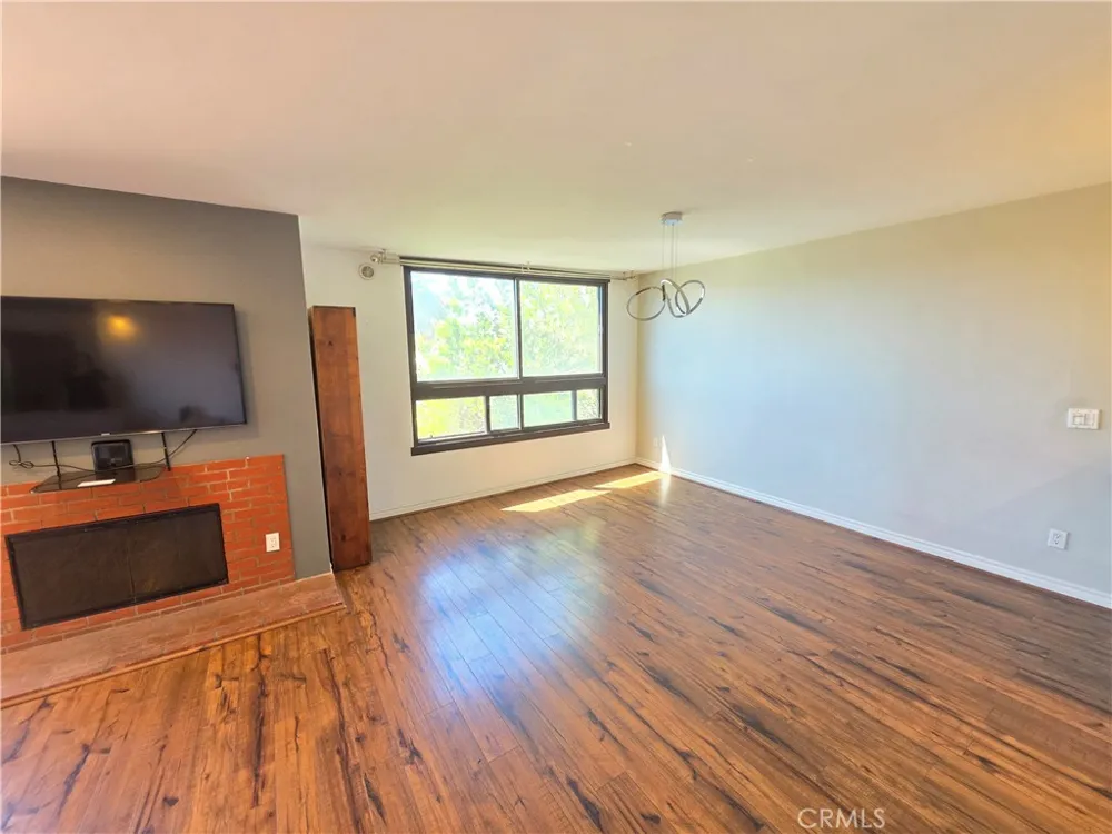 8828 Pershing Los Angeles, CA 90293