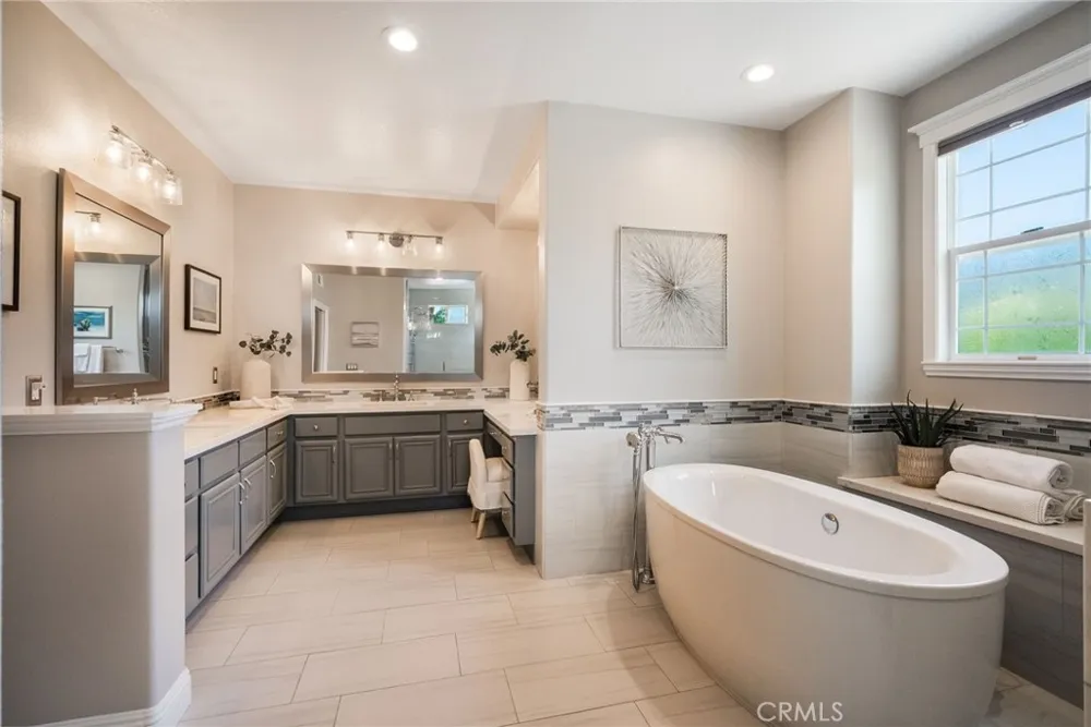 2536 Calle Jade San Clemente, CA 92673