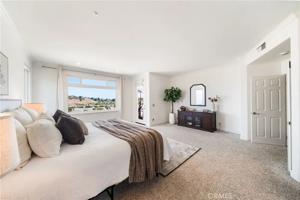 2536 Calle Jade San Clemente, CA 92673