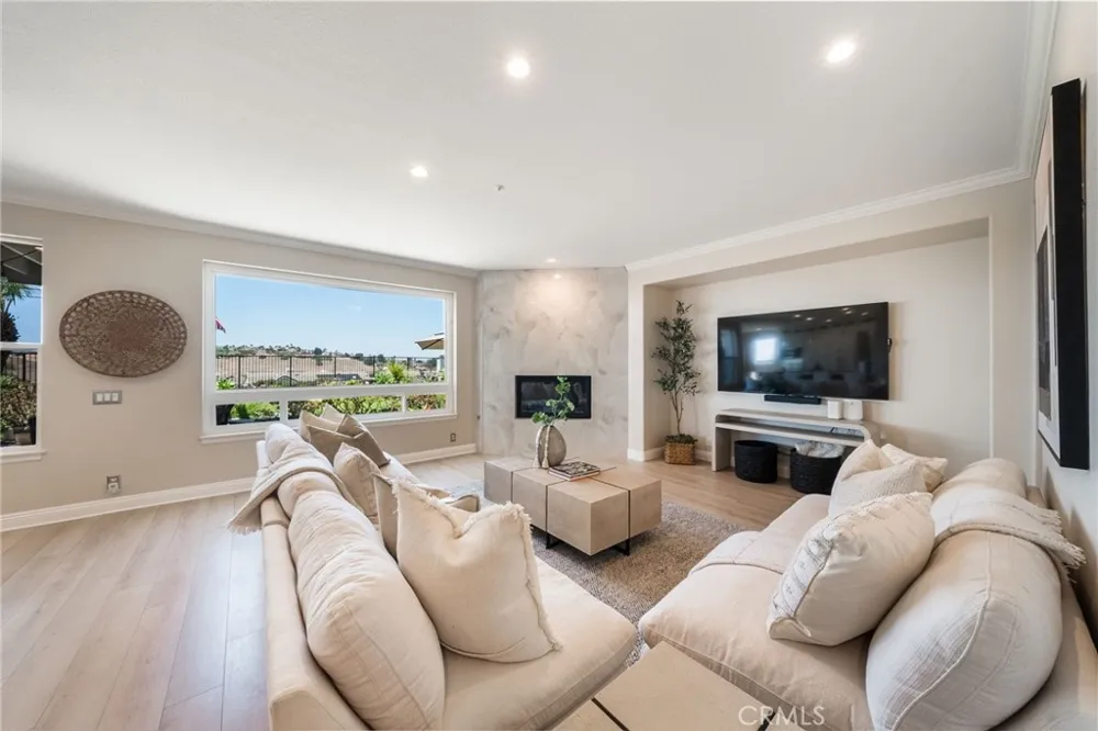 2536 Calle Jade San Clemente, CA 92673