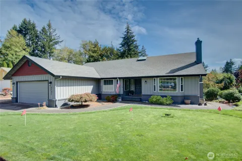 3737 Goldcrest Heights NW