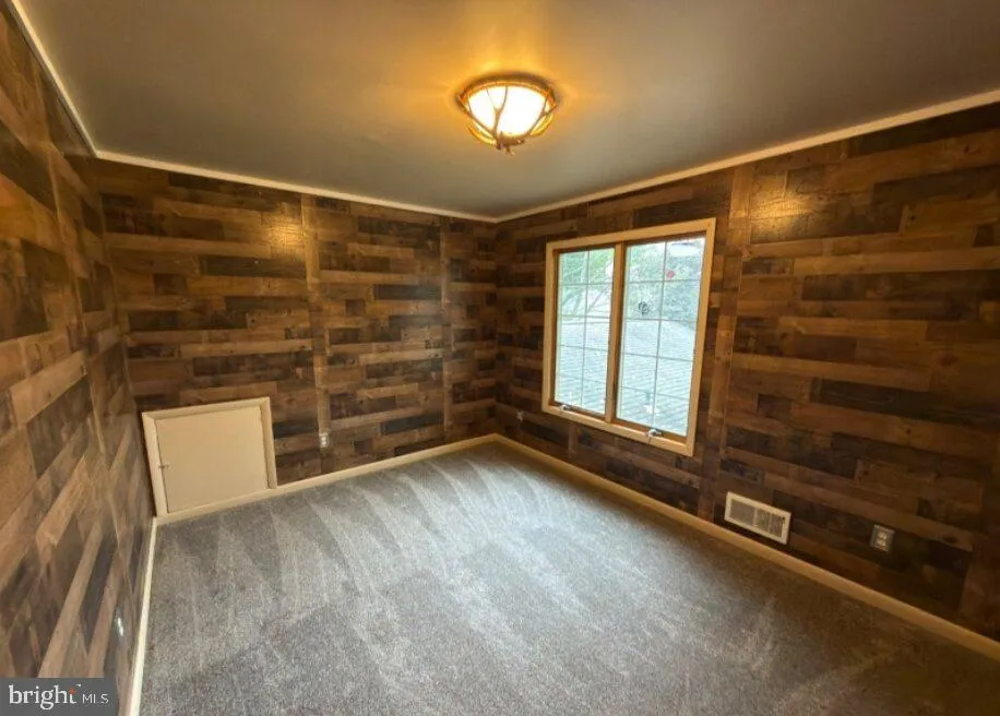 24 BEARDSLEE ROAD Millstone, NJ 08844