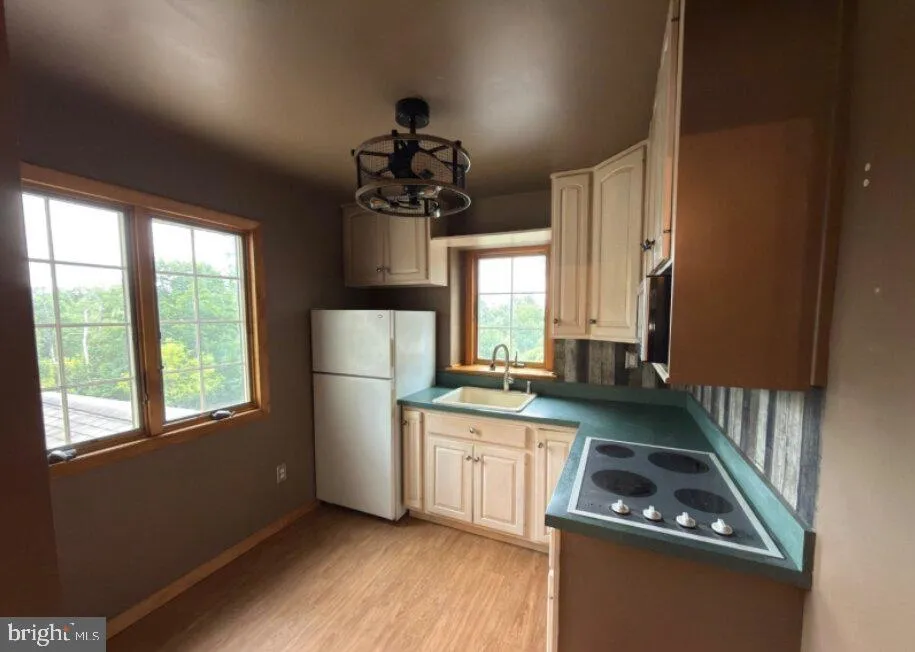 24 BEARDSLEE ROAD Millstone, NJ 08844