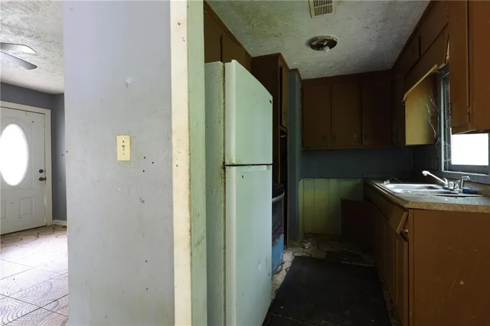 6096 Blackhawk Trail Mableton, GA 30126