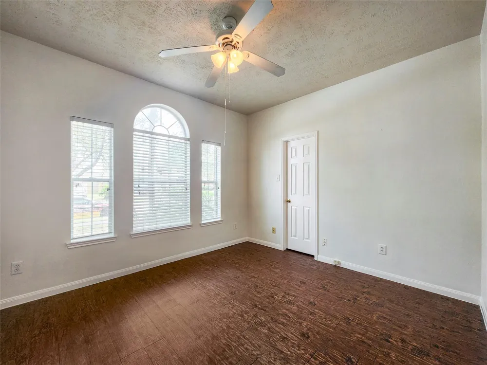 3536 Pine Valley Drive Pearland, TX 77581