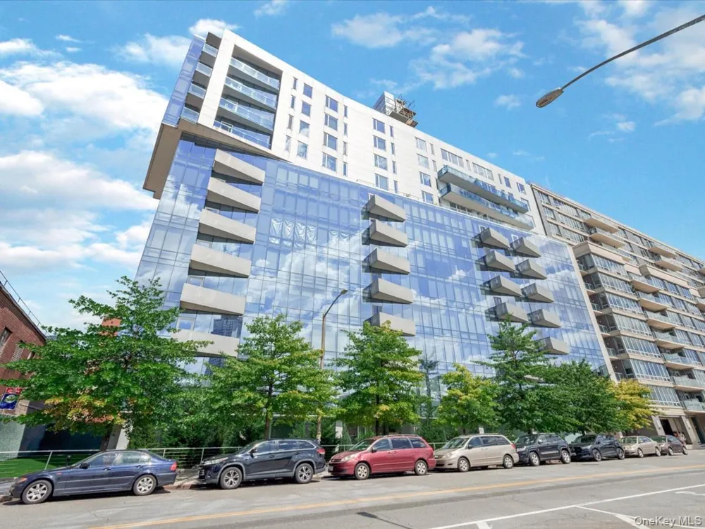 519 Borden Avenue #1H Long Island City, NY 11101