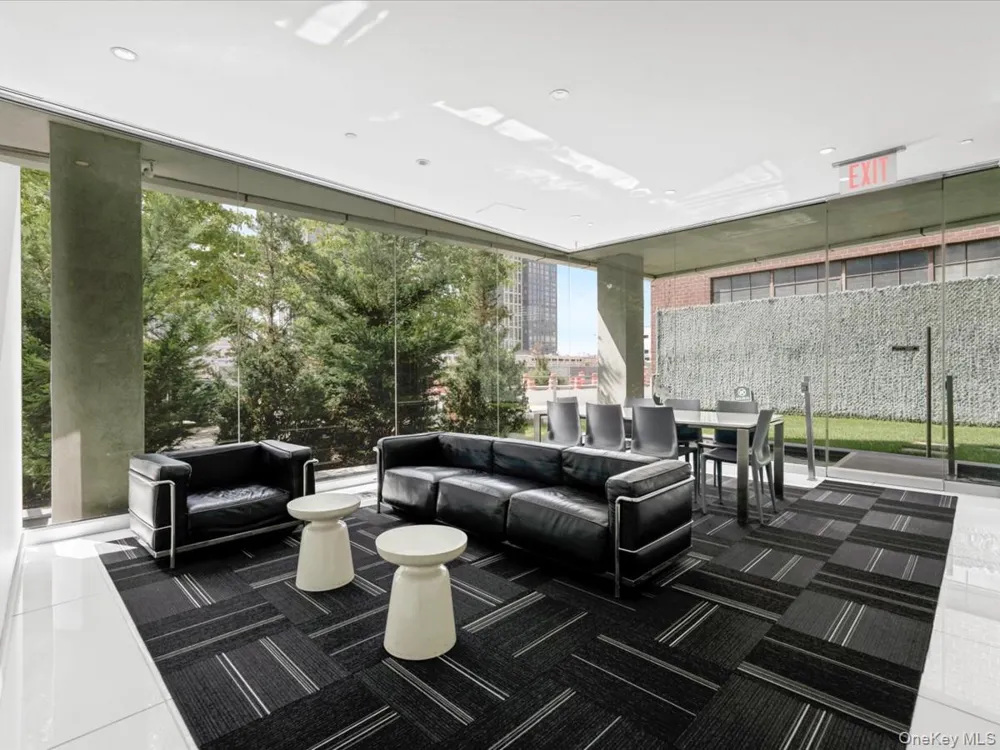 519 Borden Avenue #1H Long Island City, NY 11101