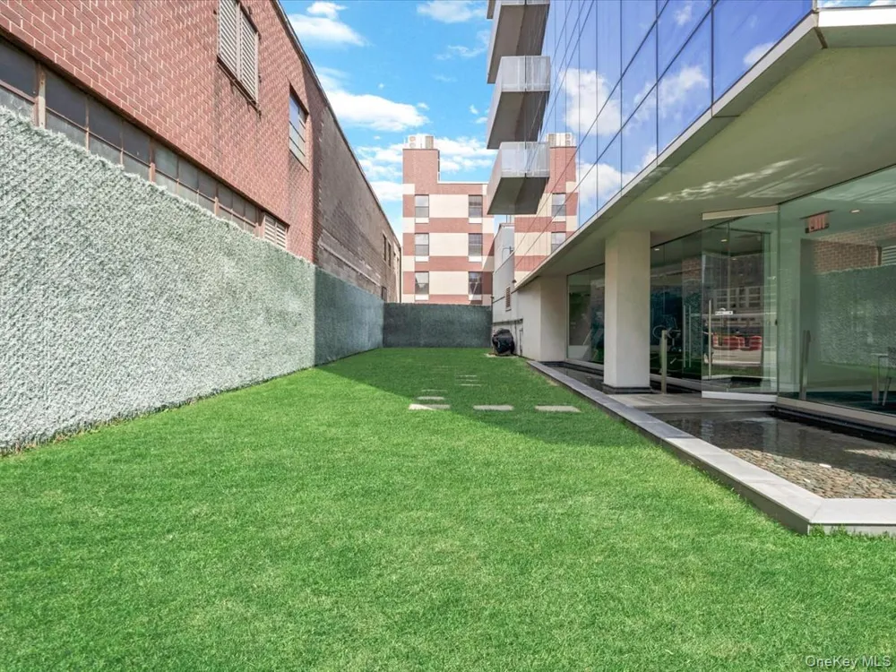 519 Borden Avenue #1H Long Island City, NY 11101