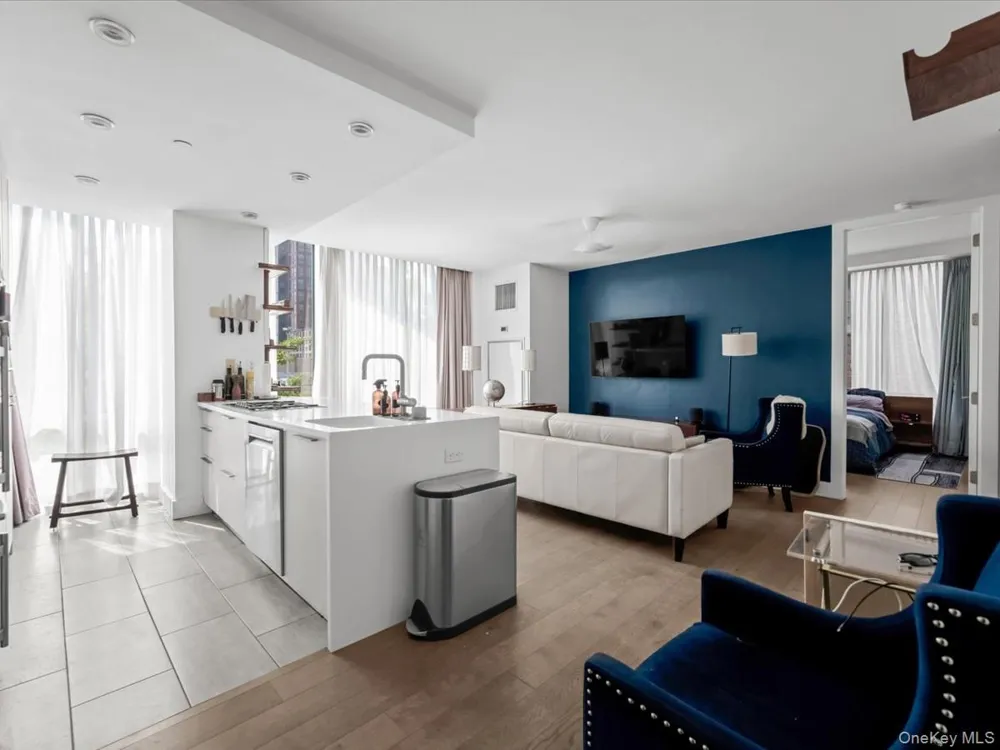 519 Borden Avenue #1H Long Island City, NY 11101