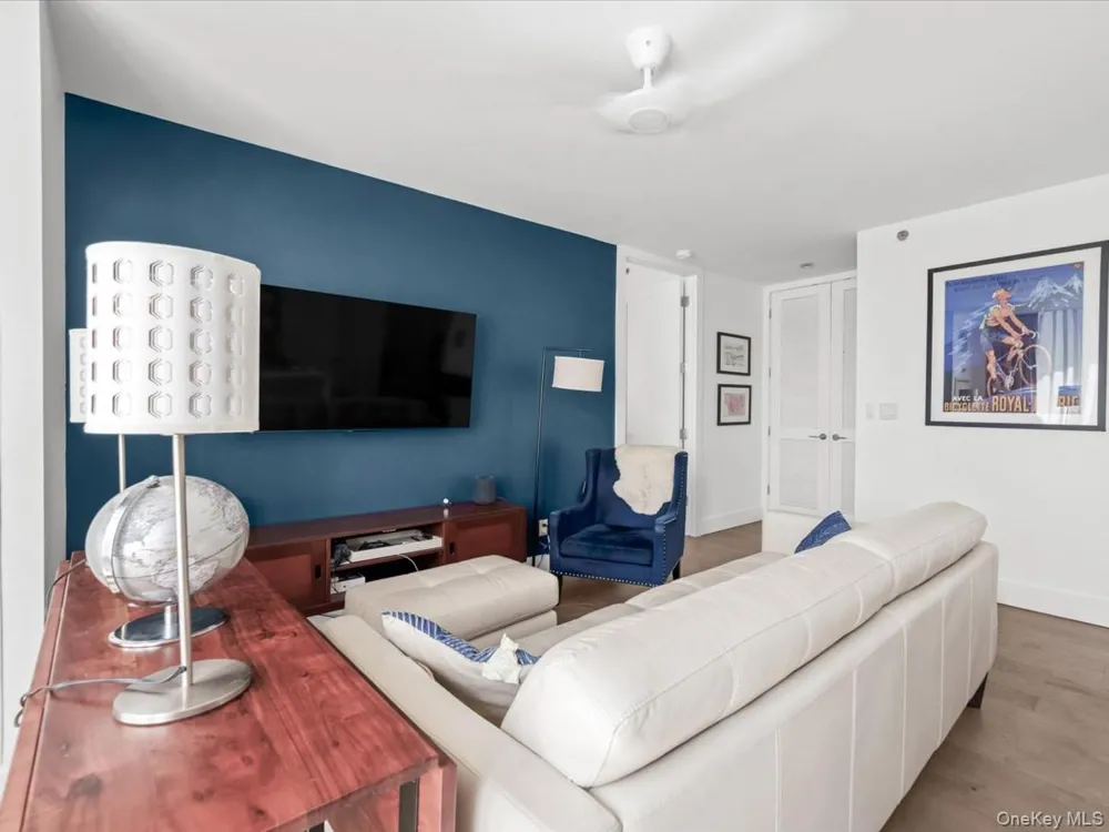 519 Borden Avenue #1H Long Island City, NY 11101