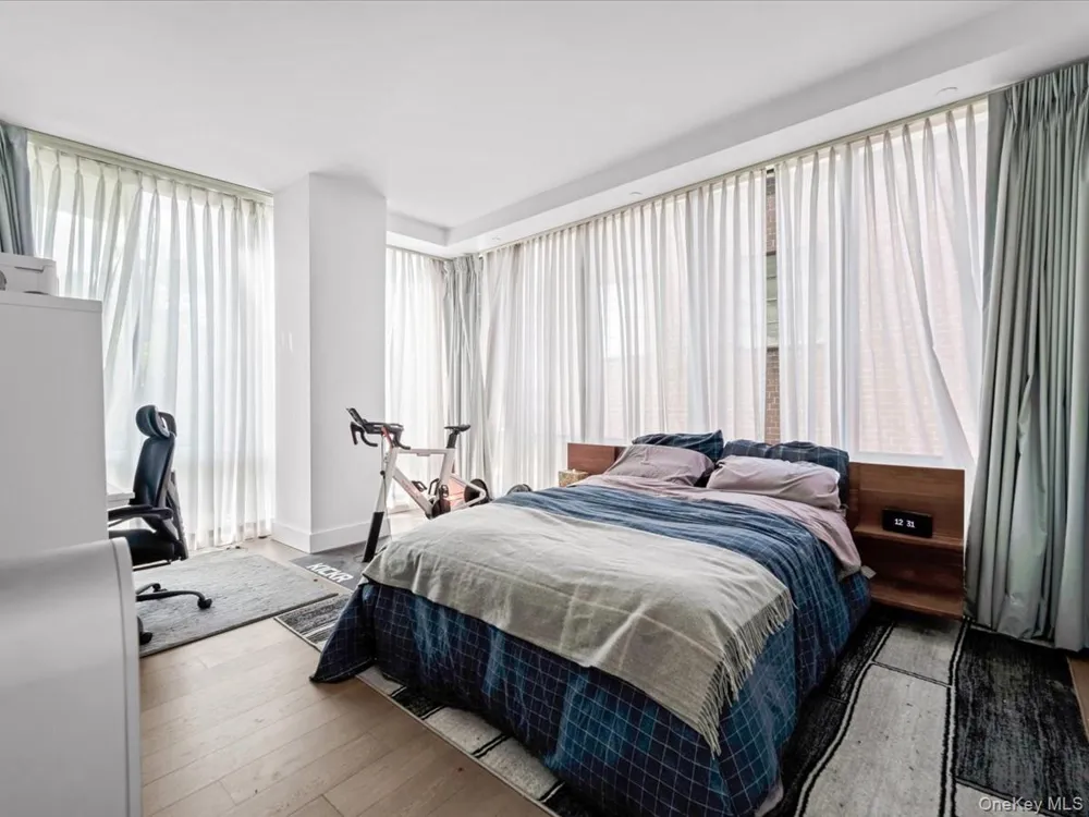 519 Borden Avenue #1H Long Island City, NY 11101