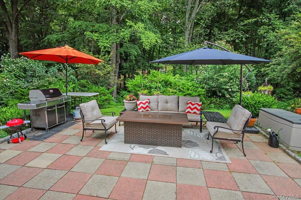 45 Hemlock Trail Court Carmel, NY 10512