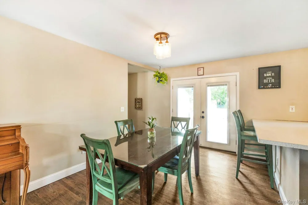 941 Montauk Avenue Islip Terrace, NY 11752