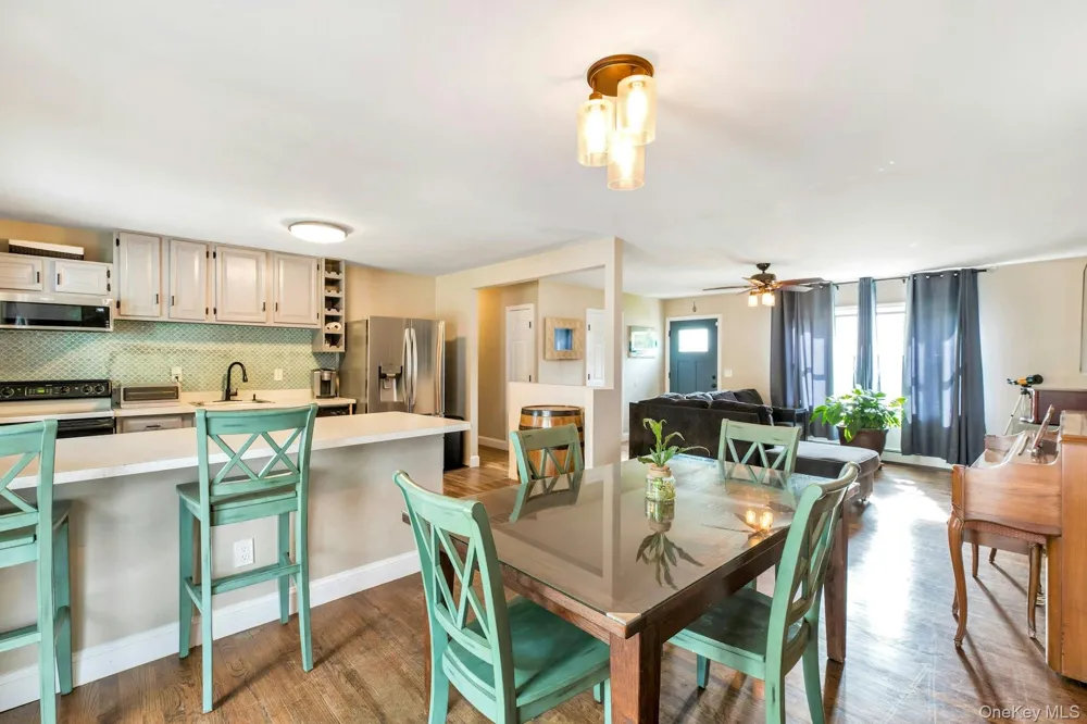 941 Montauk Avenue Islip Terrace, NY 11752