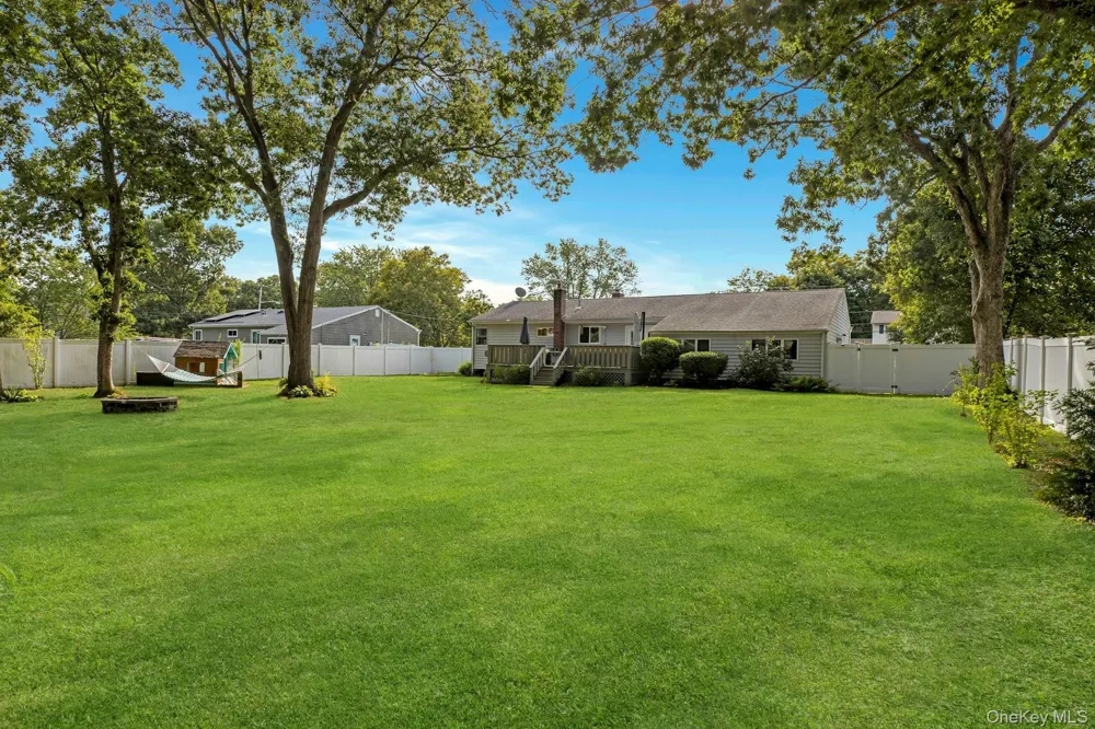 941 Montauk Avenue Islip Terrace, NY 11752