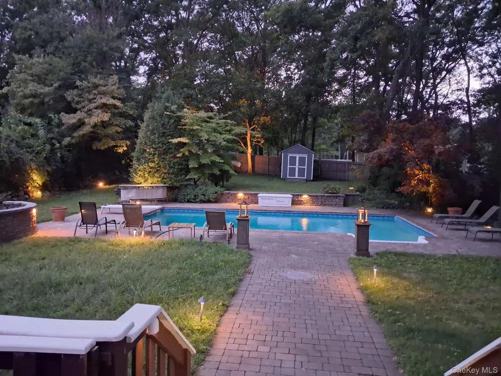 257 Parkway Drive Calverton, NY 11933