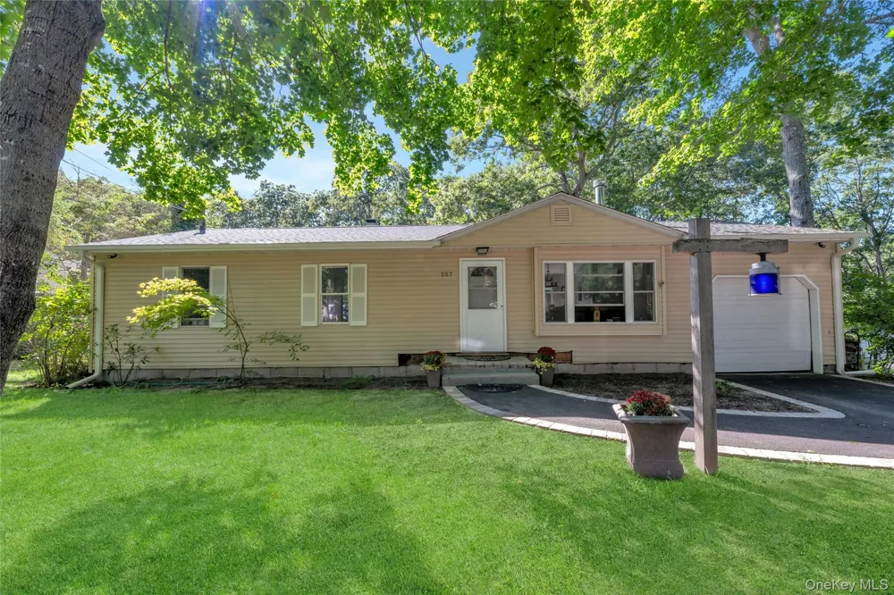 257 Parkway Drive Calverton, NY 11933