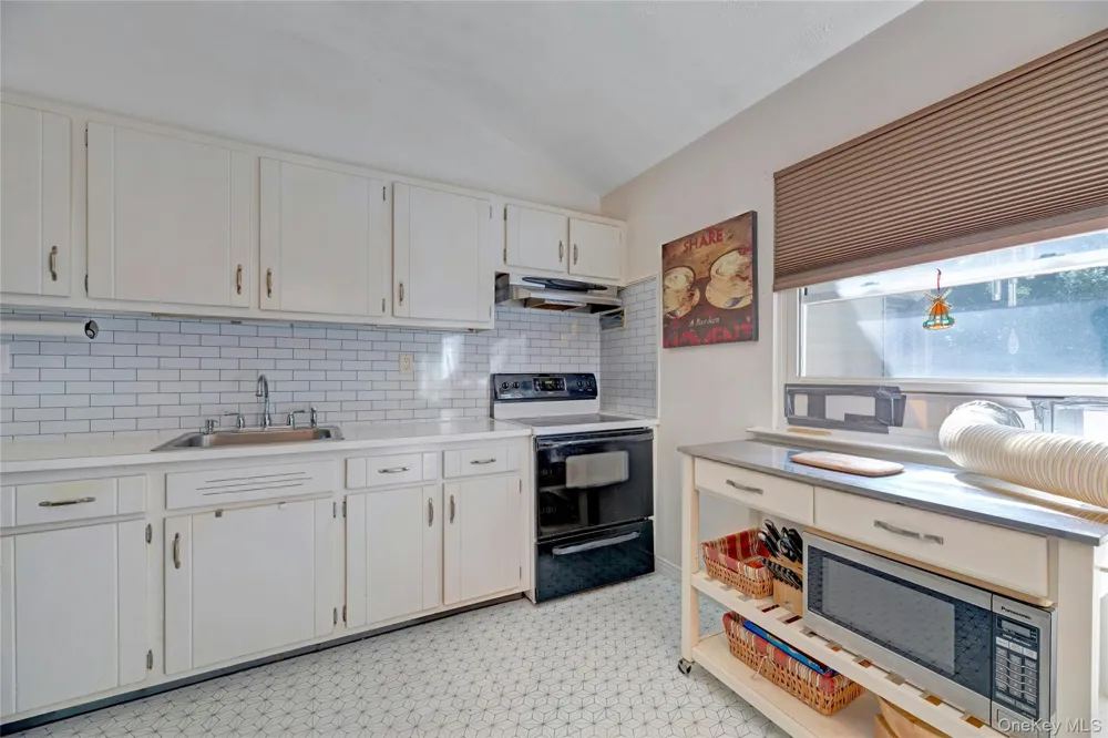 257 Parkway Drive Calverton, NY 11933