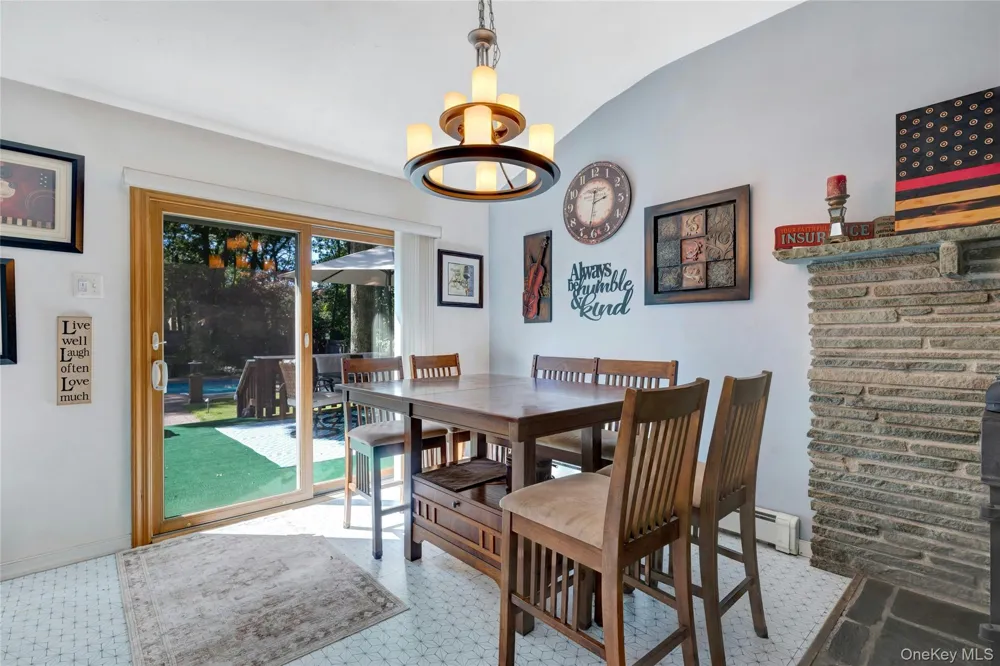 257 Parkway Drive Calverton, NY 11933