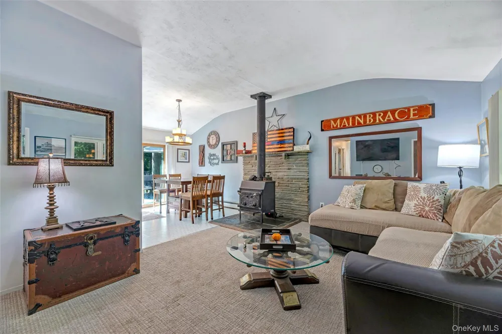 257 Parkway Drive Calverton, NY 11933