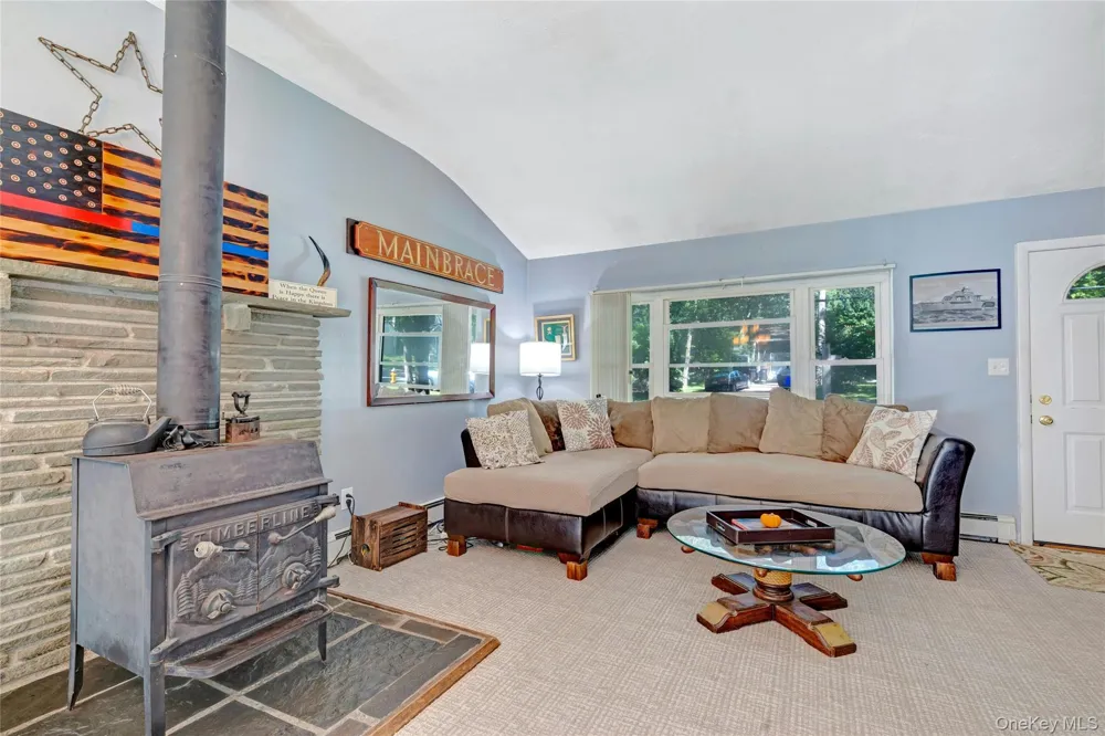 257 Parkway Drive Calverton, NY 11933