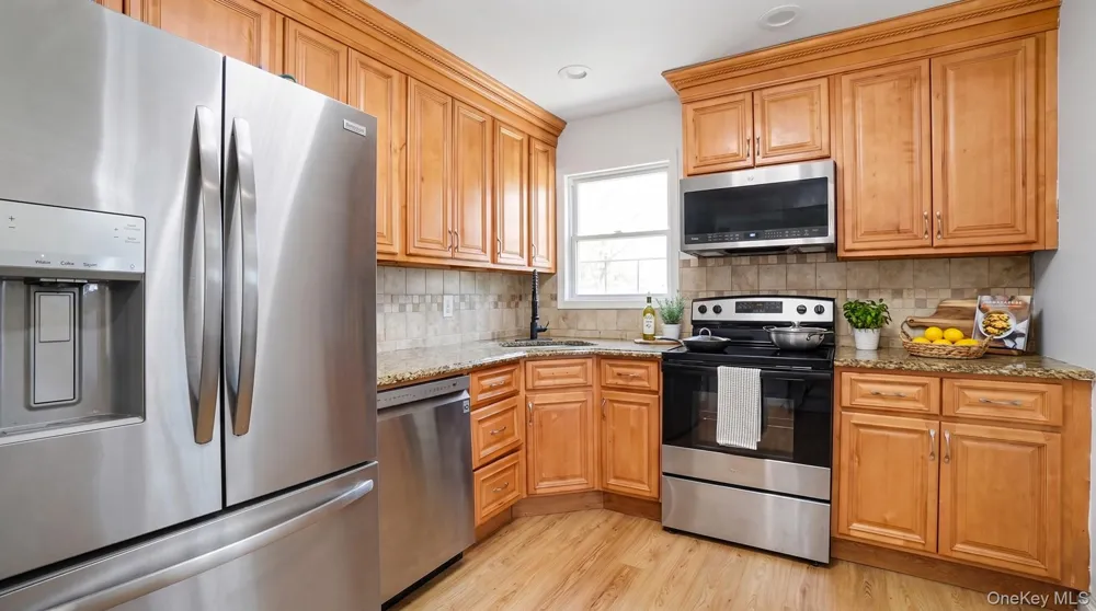 91 Mohawk Avenue Deer Park, NY 11729