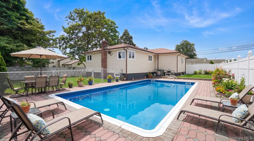 91 Mohawk Avenue Deer Park, NY 11729