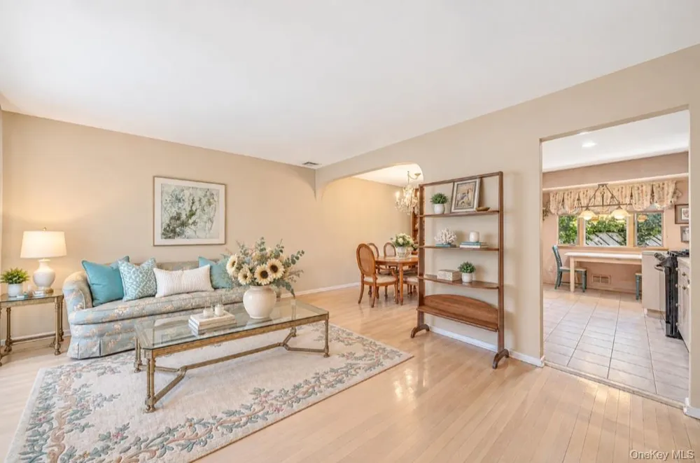 149 Burlington Avenue Deer Park, NY 11729