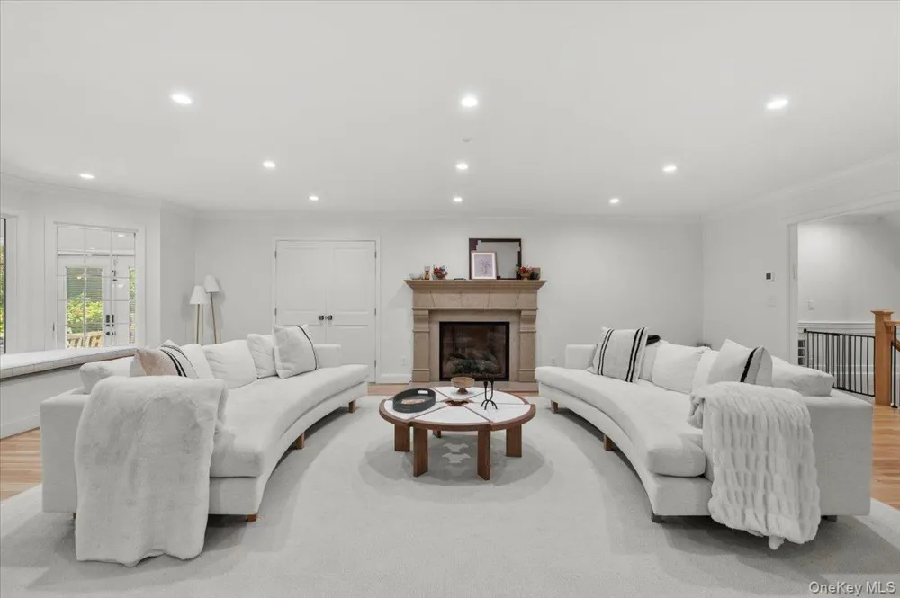 111 Barrett Road Lawrence, NY 11559