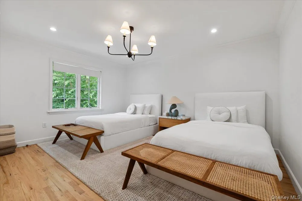 111 Barrett Road Lawrence, NY 11559