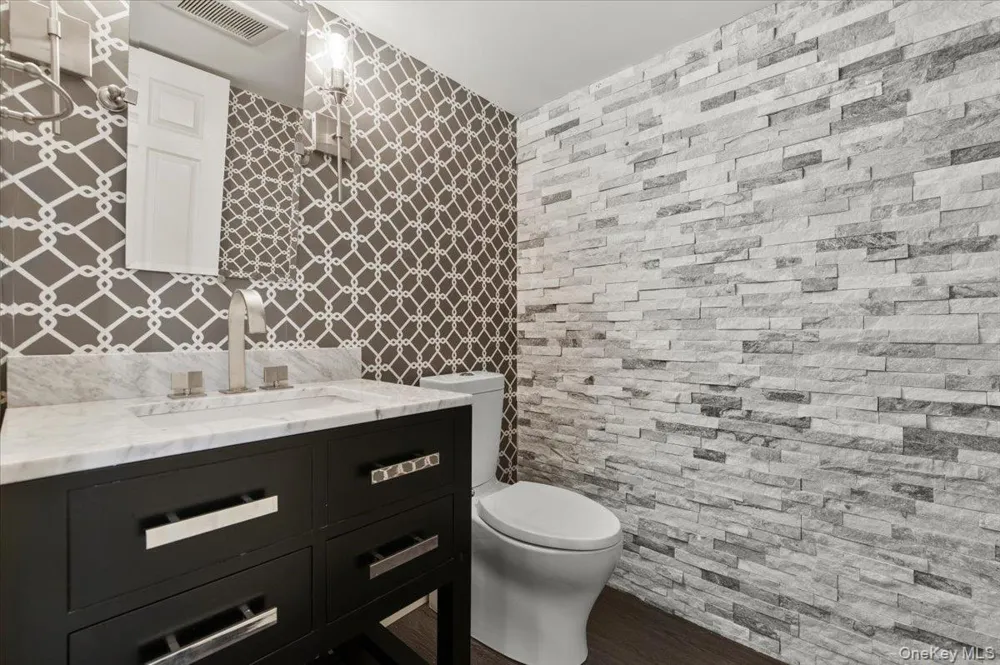 111 Barrett Road Lawrence, NY 11559
