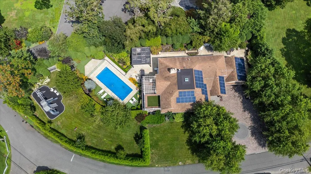 111 Barrett Road Lawrence, NY 11559