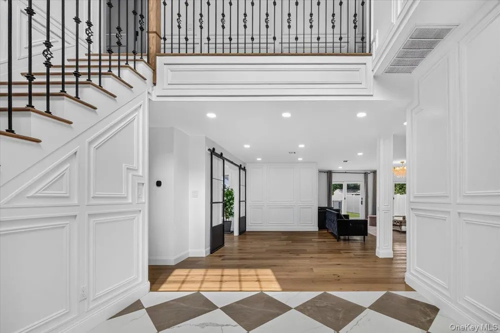 1375 Oak Lane East Meadow, NY 11554