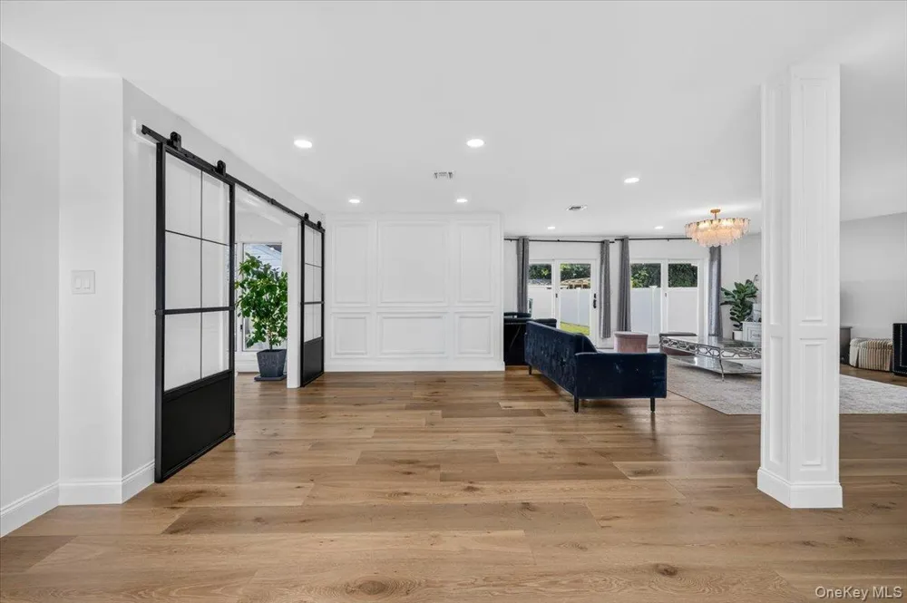 1375 Oak Lane East Meadow, NY 11554