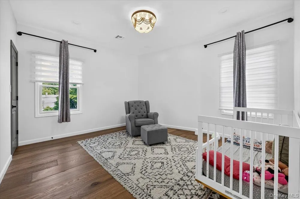 1375 Oak Lane East Meadow, NY 11554