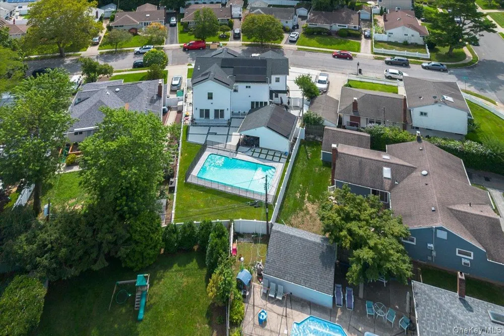 1375 Oak Lane East Meadow, NY 11554