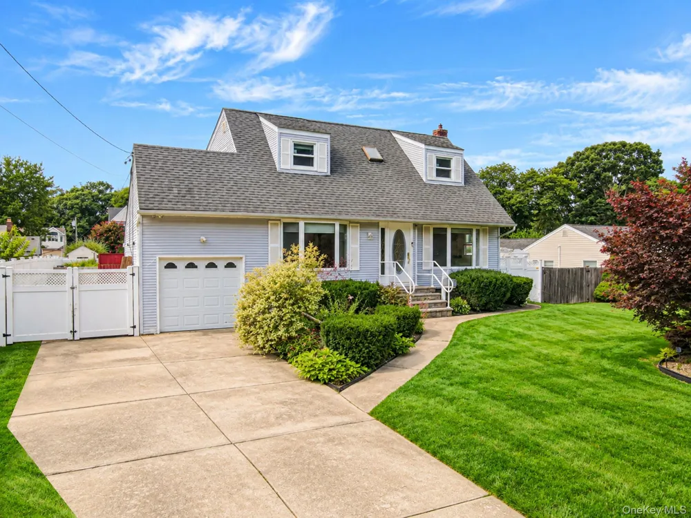 616 Pat Drive West Islip, NY 11795