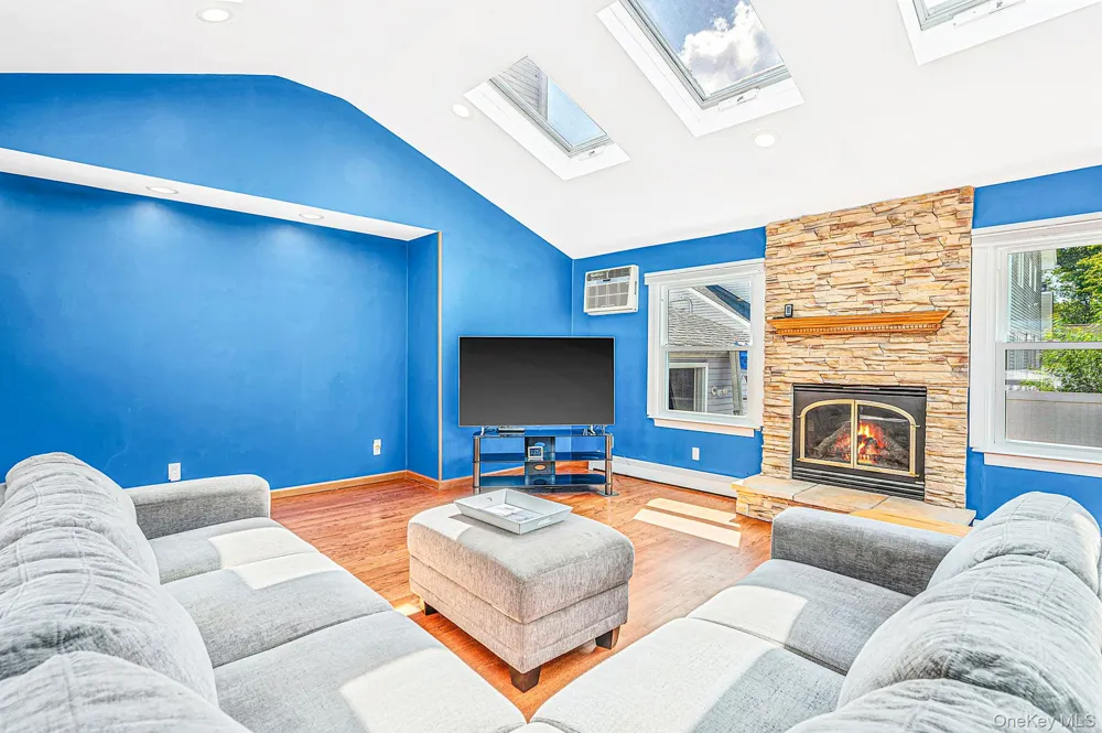 616 Pat Drive West Islip, NY 11795