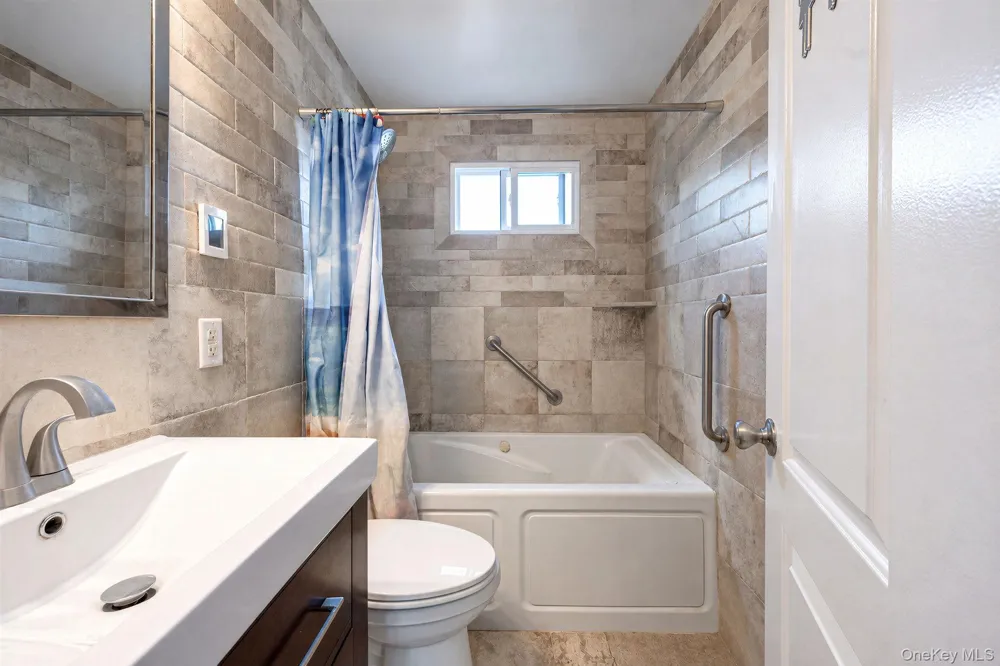 616 Pat Drive West Islip, NY 11795
