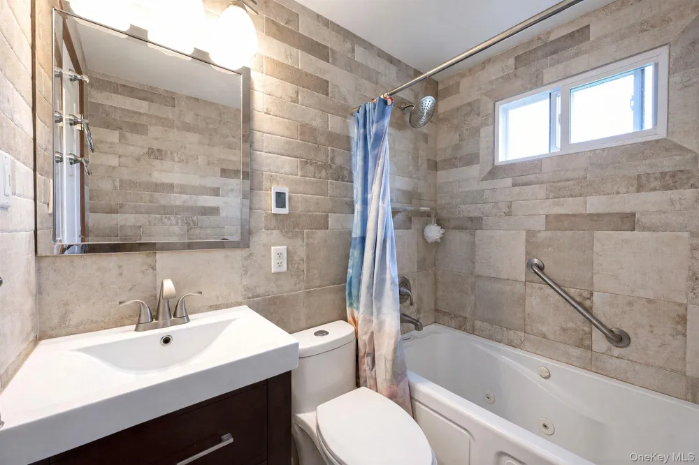 616 Pat Drive West Islip, NY 11795