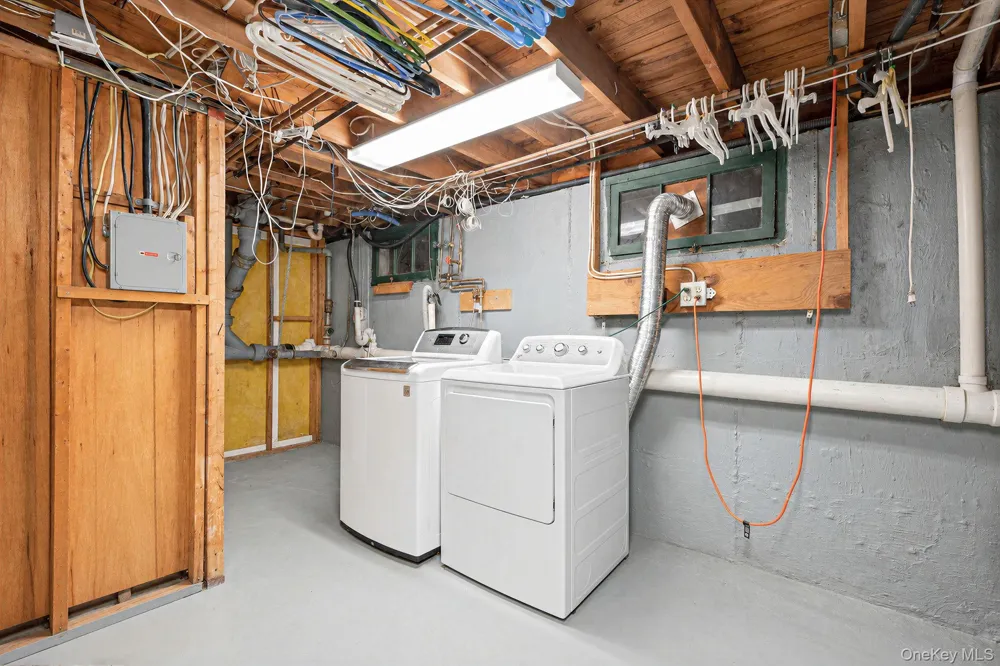 616 Pat Drive West Islip, NY 11795