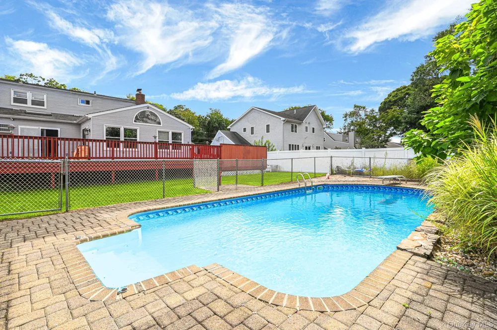 616 Pat Drive West Islip, NY 11795