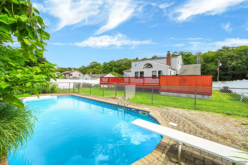 616 Pat Drive West Islip, NY 11795