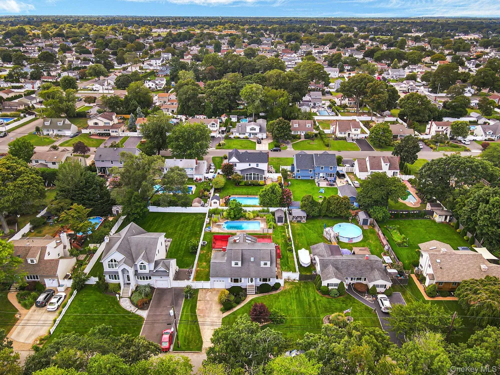 616 Pat Drive West Islip, NY 11795